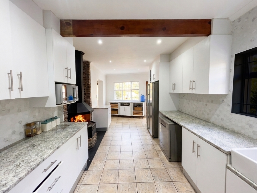To Let 3 Bedroom Property for Rent in Bothasig Western Cape